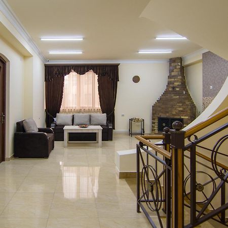 Tatev Hotel And Tours Yerevan Exterior foto