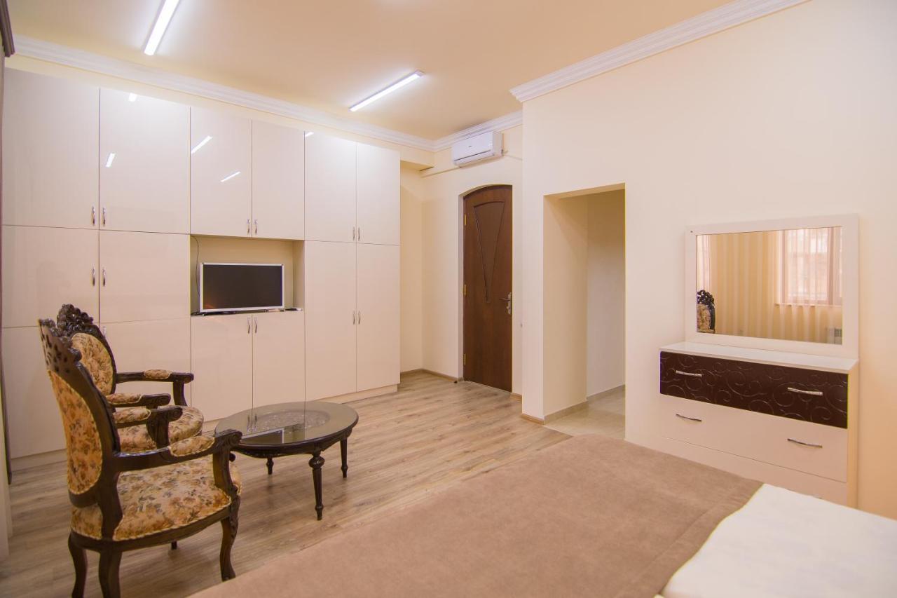 Tatev Hotel And Tours Yerevan Exterior foto