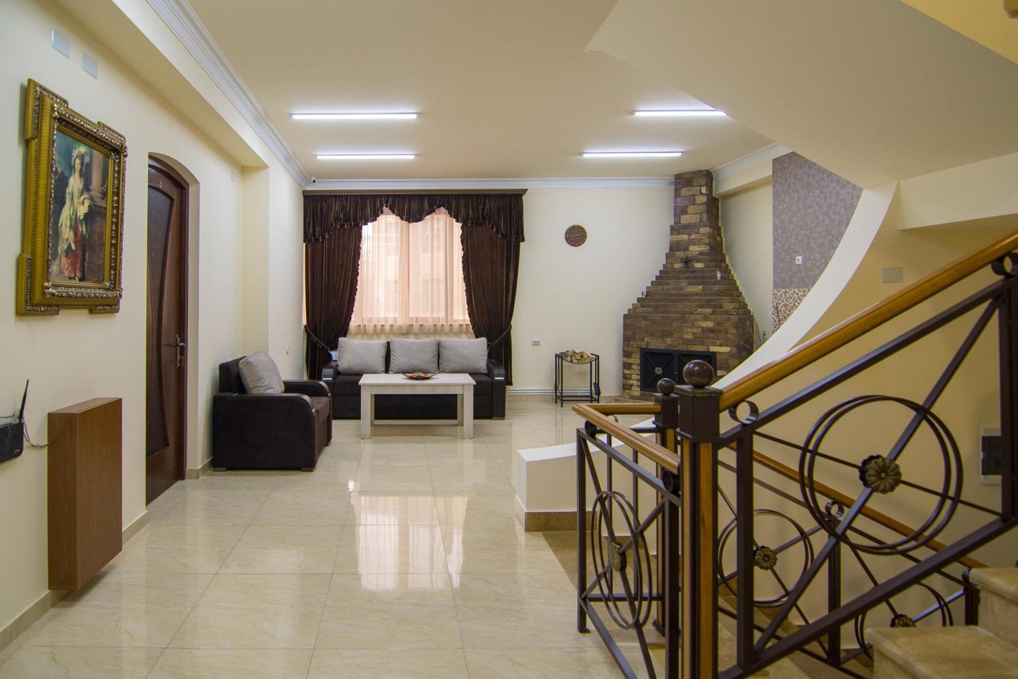 Tatev Hotel And Tours Yerevan Exterior foto