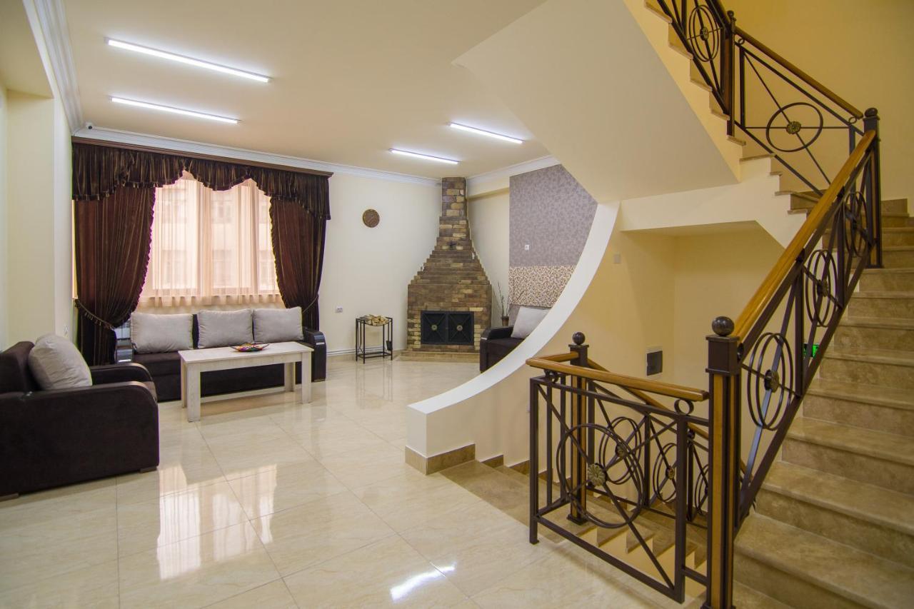 Tatev Hotel And Tours Yerevan Exterior foto