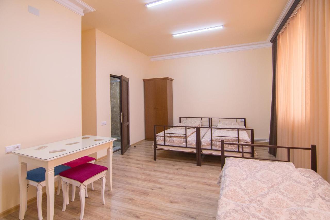 Tatev Hotel And Tours Yerevan Exterior foto