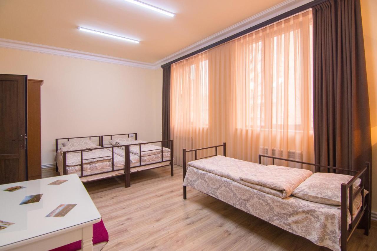 Tatev Hotel And Tours Yerevan Exterior foto