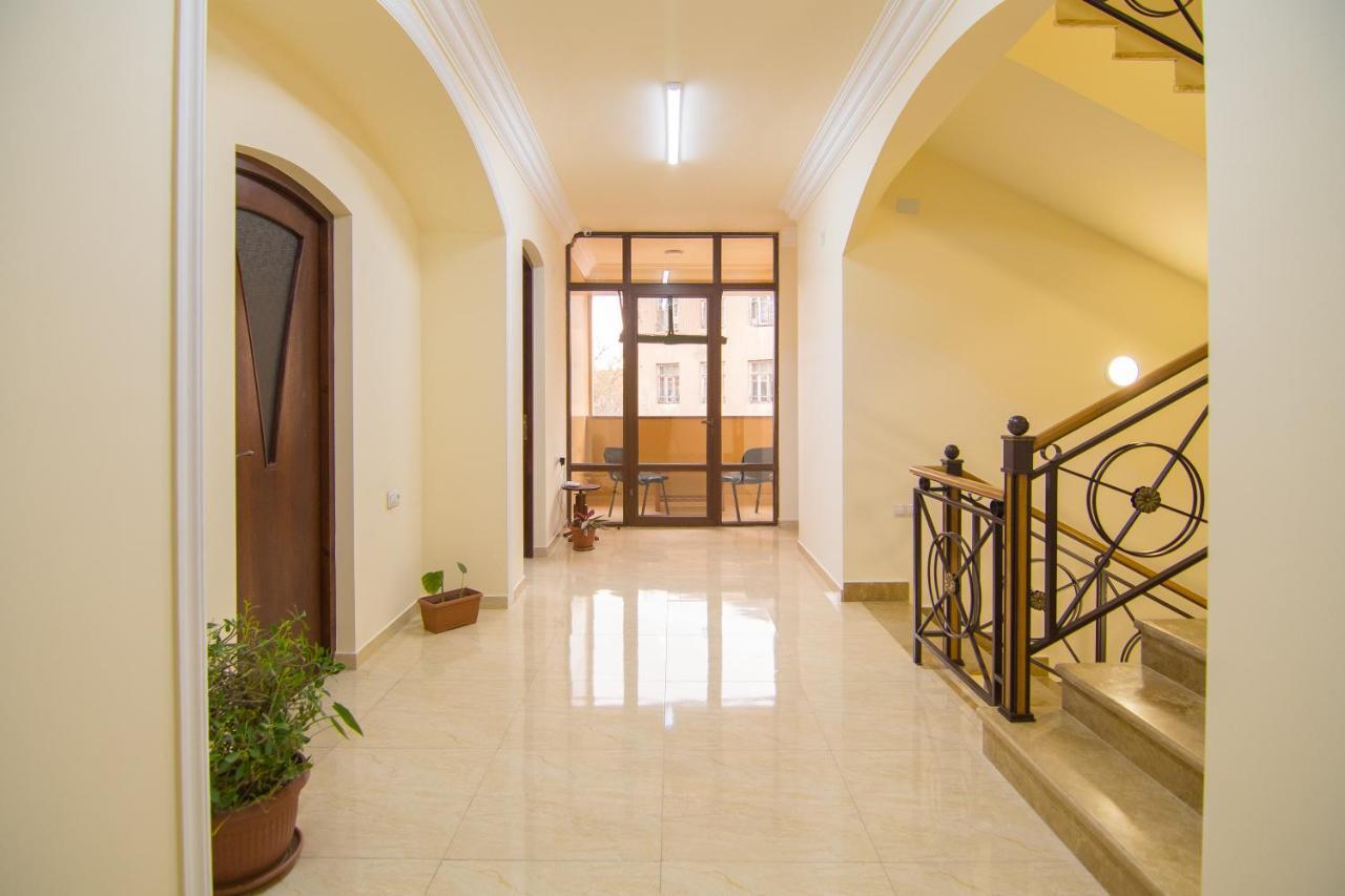 Tatev Hotel And Tours Yerevan Exterior foto