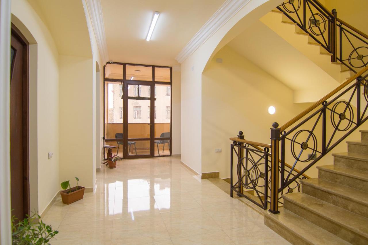Tatev Hotel And Tours Yerevan Exterior foto
